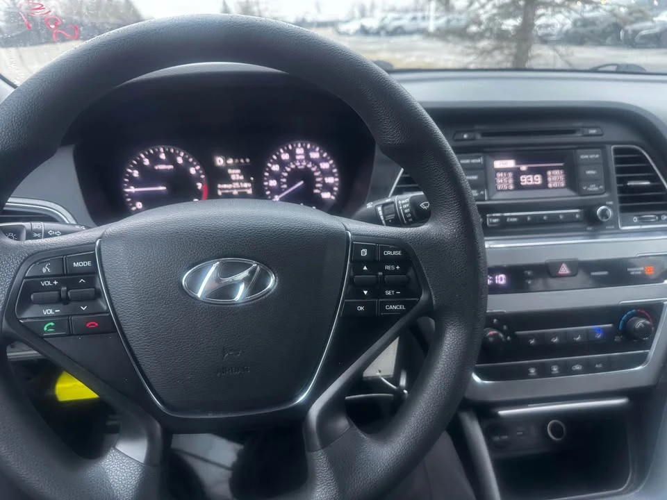 2017 Hyundai Sonata - Image 5 of 5