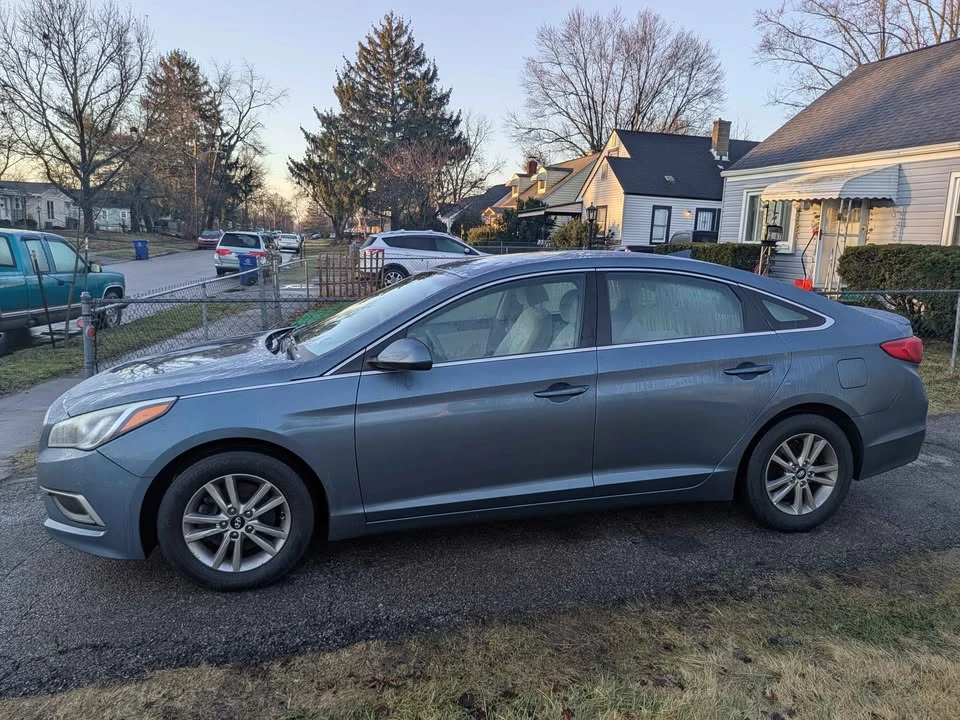 2017 Hyundai Sonata - Image 6 of 9