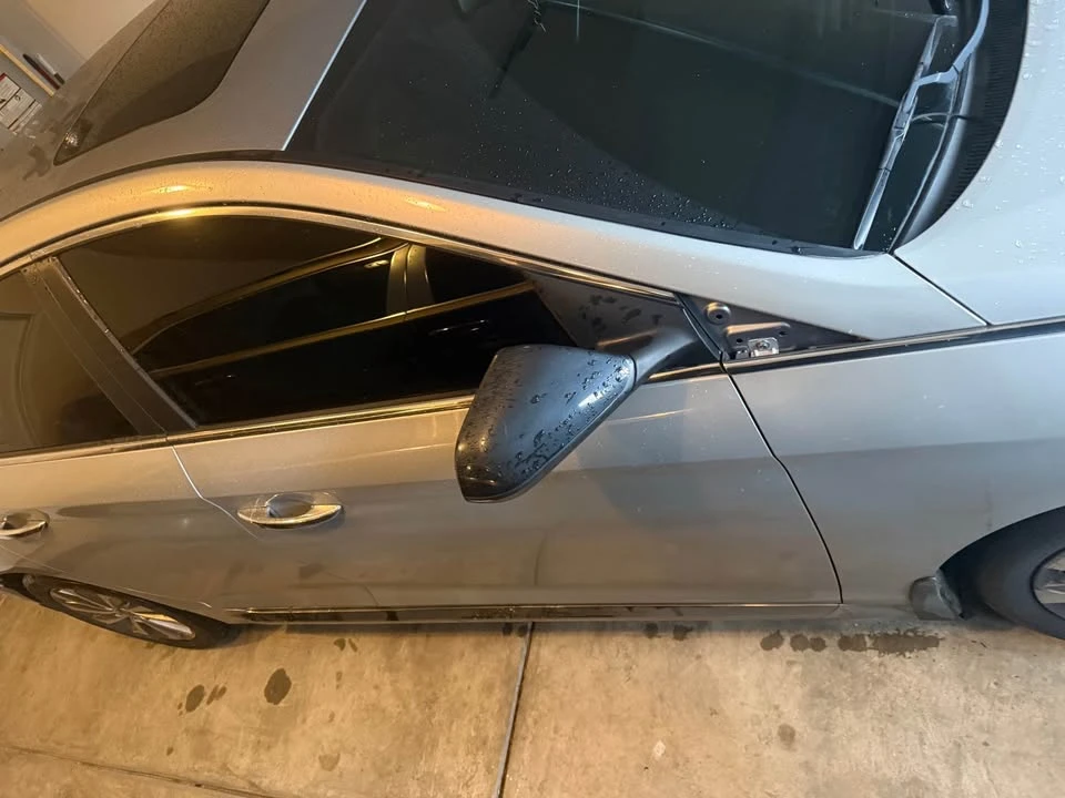 2017 Hyundai Sonata - Image 4 of 10