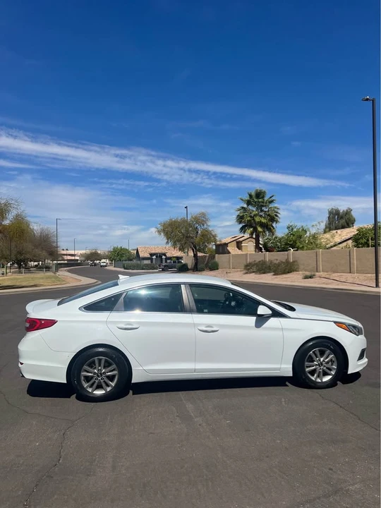 2017 Hyundai Sonata - Image 3 of 10