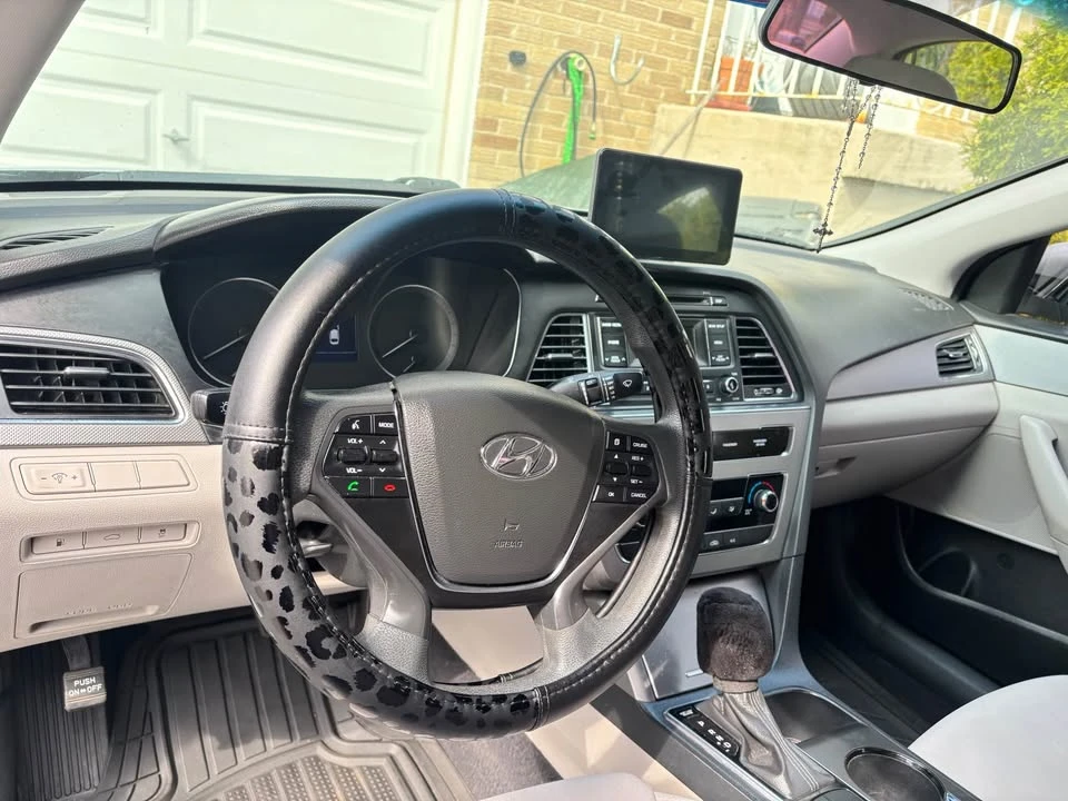 2017 Hyundai Sonata - Image 8 of 13