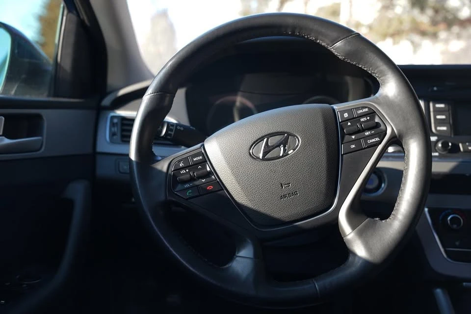 2017 Hyundai Sonata - Image 10 of 13