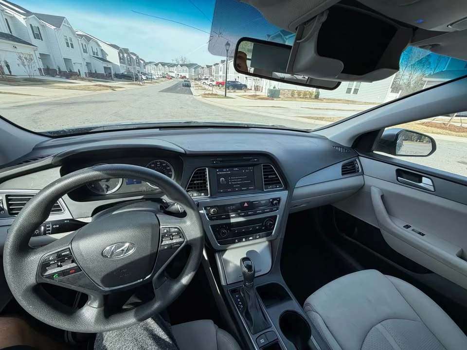 2017 Hyundai Sonata - Image 7 of 9