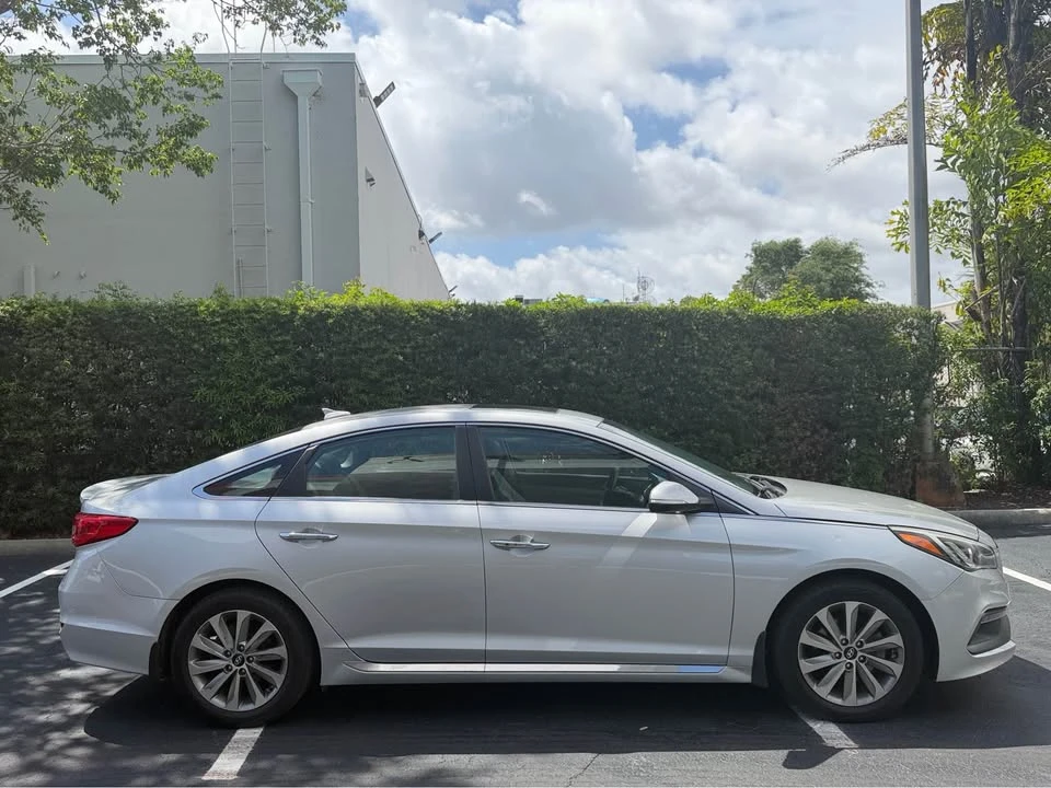 2017 Hyundai Sonata - Image 5 of 19