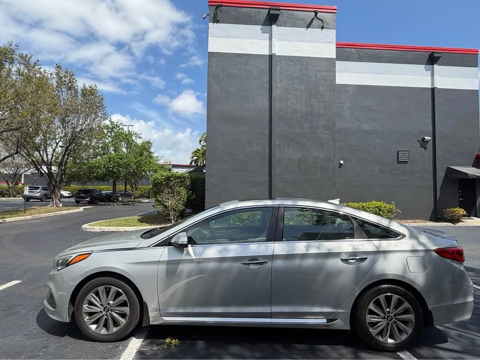 2017 Hyundai Sonata - Image 6 of 19