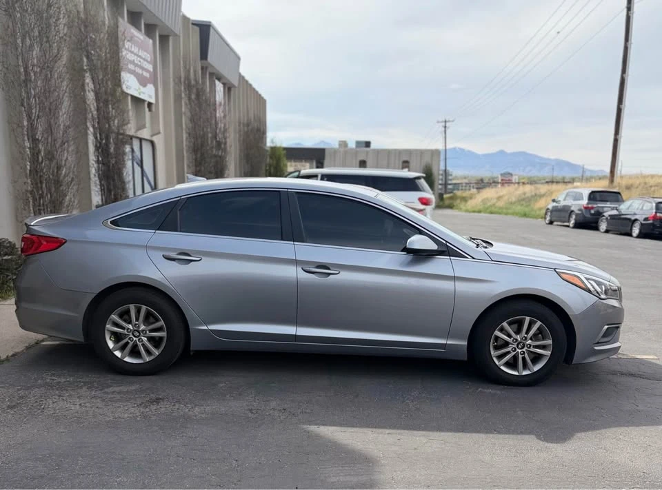 2017 Hyundai Sonata - Image 4 of 12