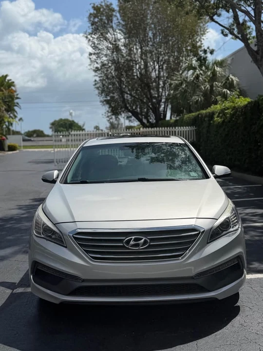 2017 Hyundai Sonata - Image 4 of 19