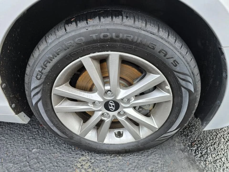 2017 Hyundai Sonata - Image 9 of 20