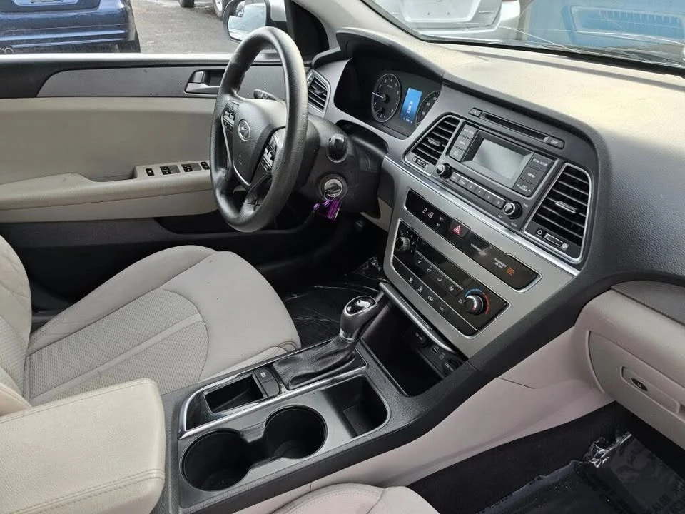 2017 Hyundai Sonata - Image 10 of 20