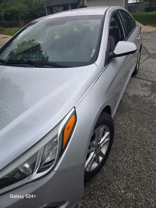 2017 Hyundai Sonata - Image 2 of 8