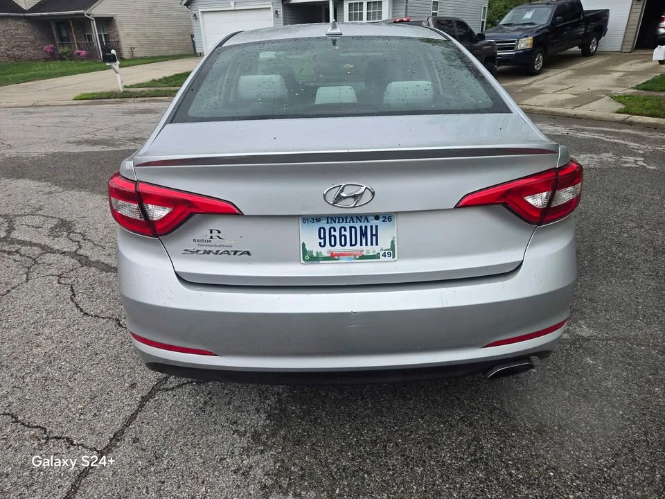 2017 Hyundai Sonata - Image 4 of 8