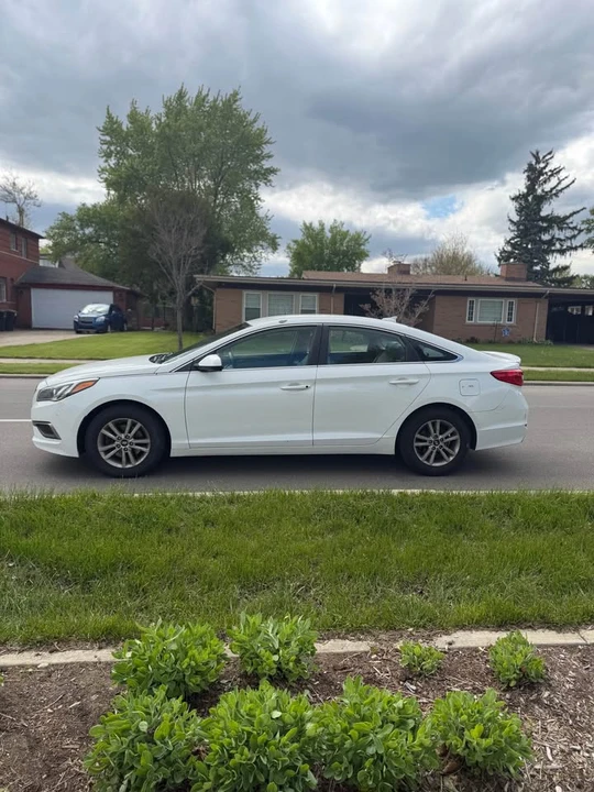 2017 Hyundai Sonata - Image 4 of 13