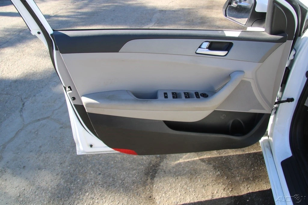 2017 Hyundai Sonata - Image 11 of 21