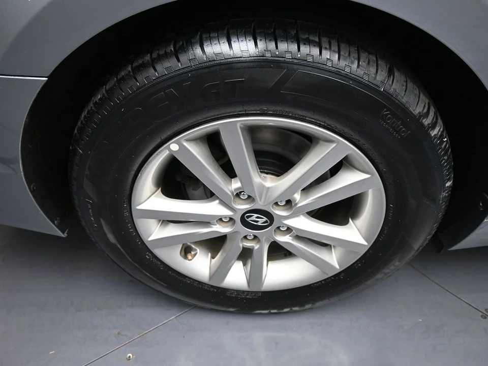 2017 Hyundai Sonata - Image 12 of 21