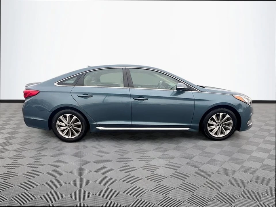 2017 Hyundai Sonata - Image 6 of 15