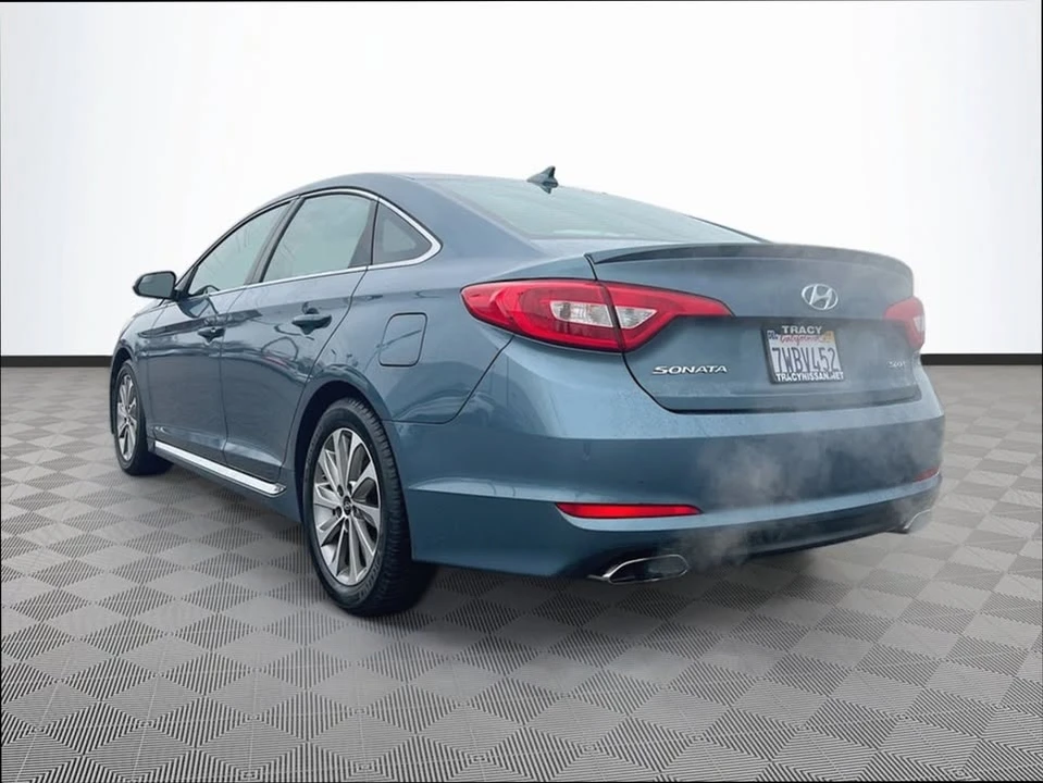 2017 Hyundai Sonata - Image 4 of 15