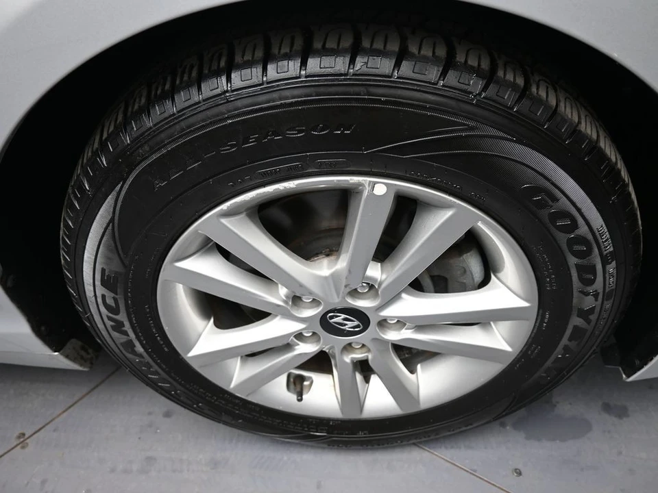 2017 Hyundai Sonata - Image 13 of 21