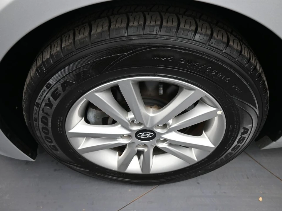 2017 Hyundai Sonata - Image 14 of 21