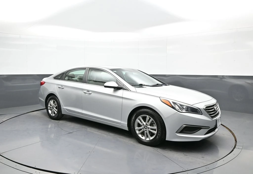 2017 Hyundai Sonata - Image 4 of 12