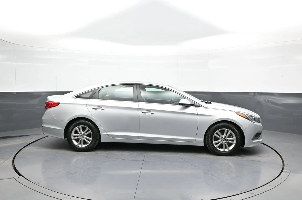 2017 Hyundai Sonata - Image 5 of 21