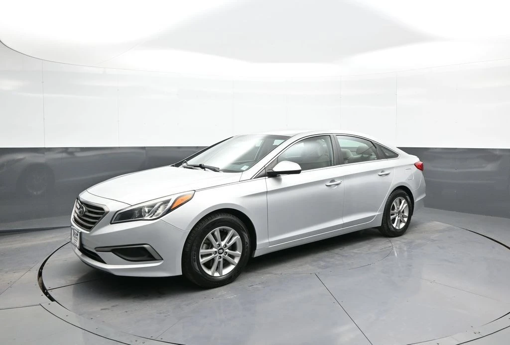 2017 Hyundai Sonata - Image 10 of 12