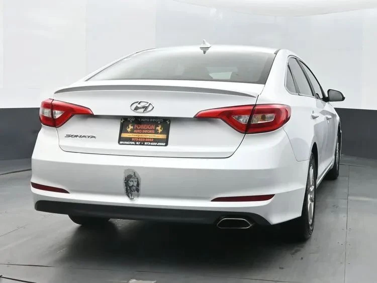 2017 Hyundai Sonata - Image 8 of 12