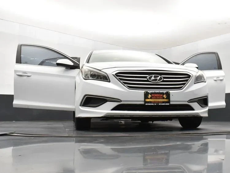 2017 Hyundai Sonata - Image 11 of 12