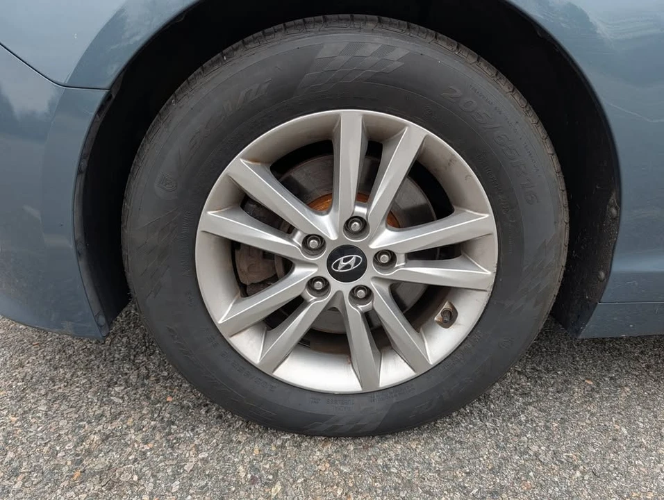 2017 Hyundai Sonata - Image 8 of 15