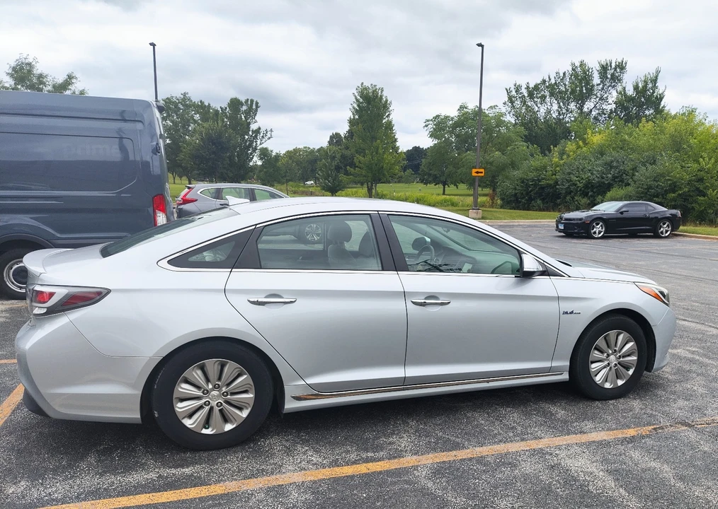 2017 Hyundai Sonata - Image 4 of 18