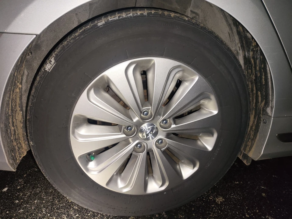2017 Hyundai Sonata - Image 6 of 18