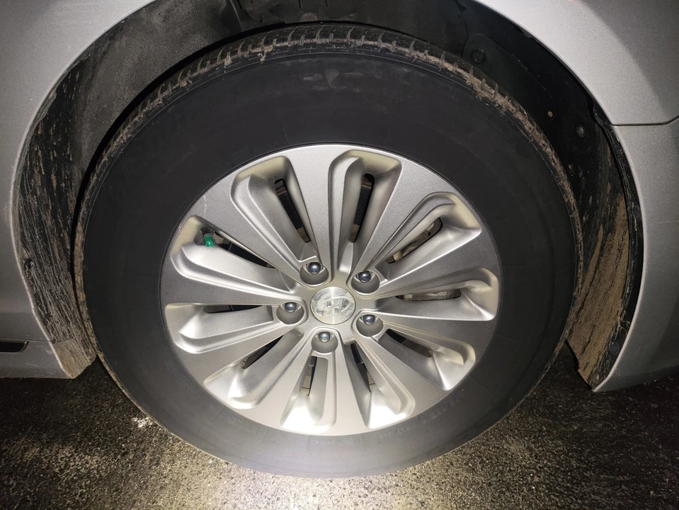 2017 Hyundai Sonata - Image 7 of 18