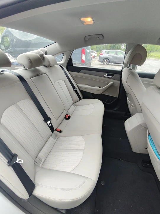 2017 Hyundai Sonata - Image 11 of 18