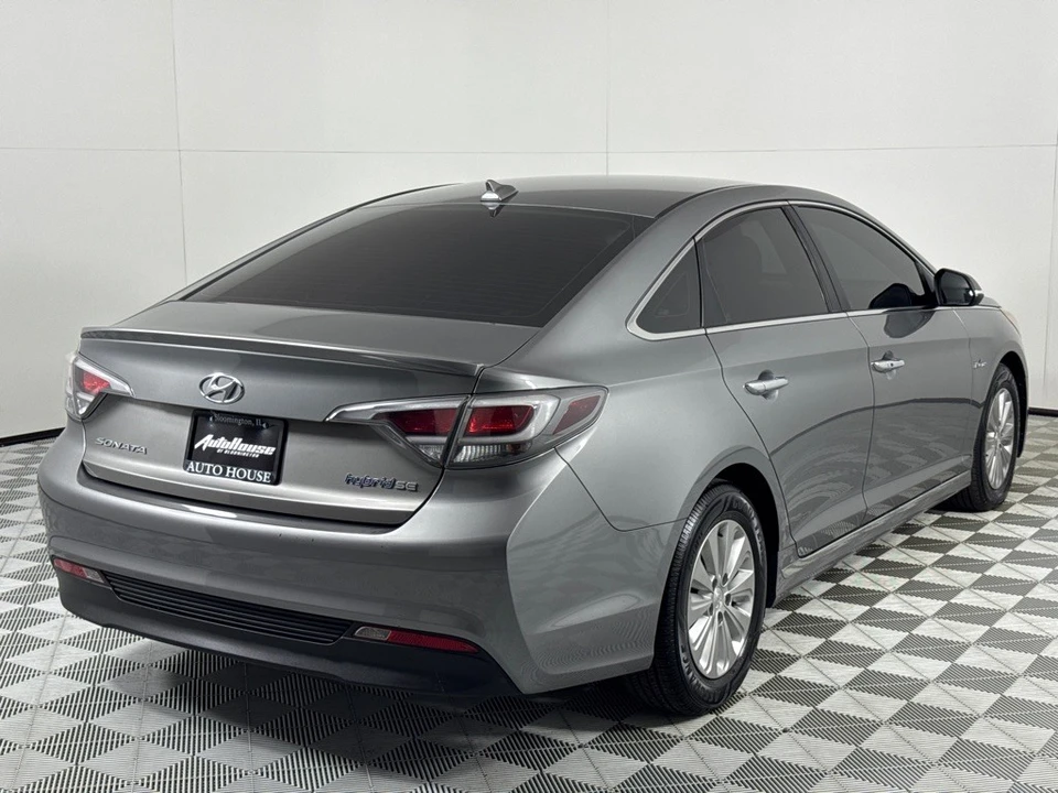 2017 Hyundai Sonata - Image 5 of 12