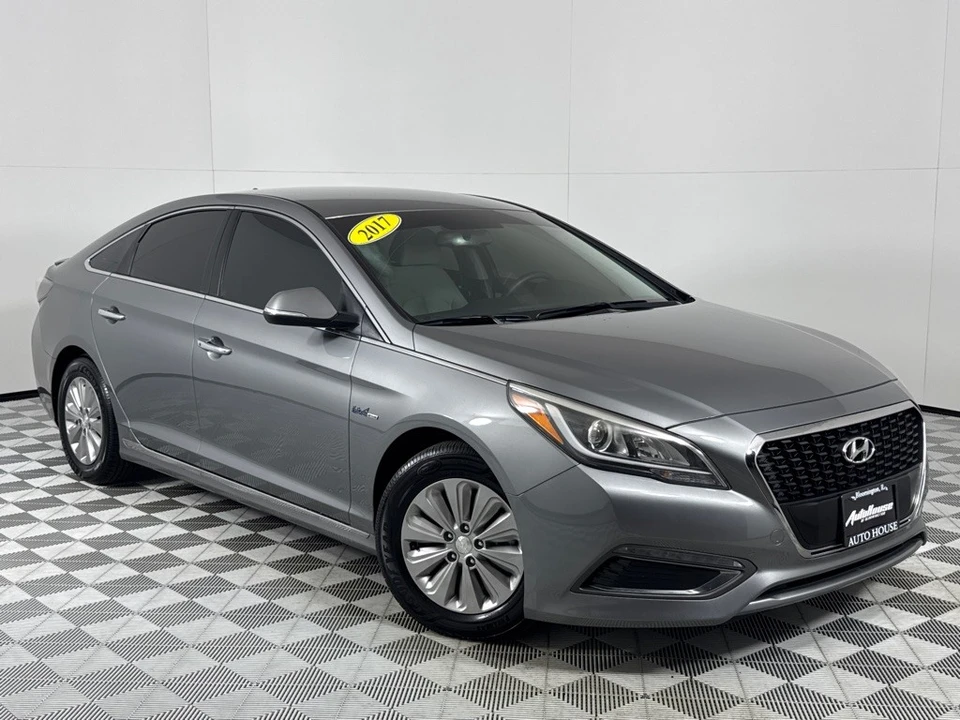 2017 Hyundai Sonata - Image 2 of 12