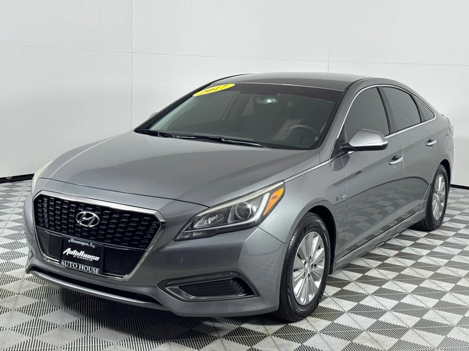 2017 Hyundai Sonata - Image 10 of 12