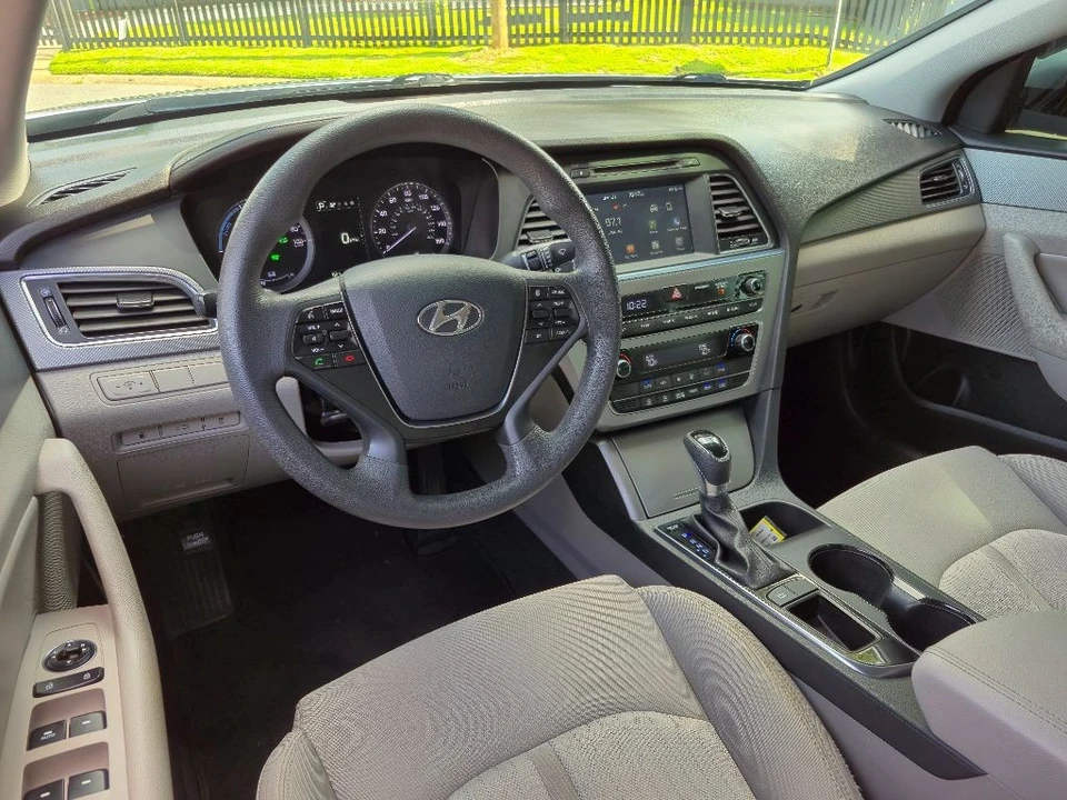 2017 Hyundai Sonata - Image 17 of 21