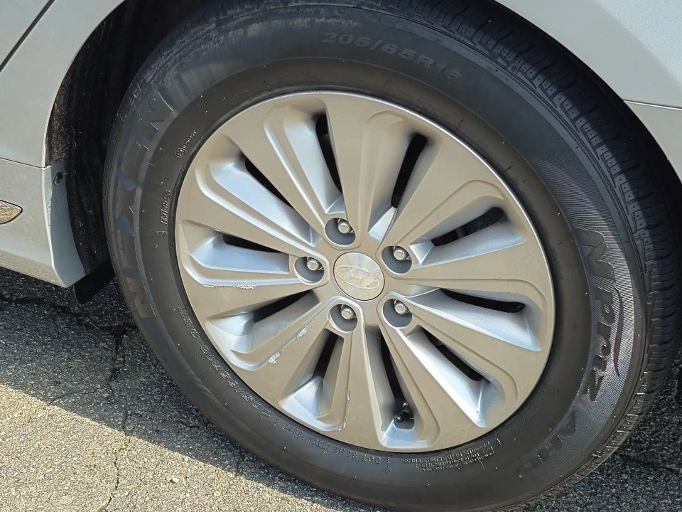 2017 Hyundai Sonata - Image 12 of 21