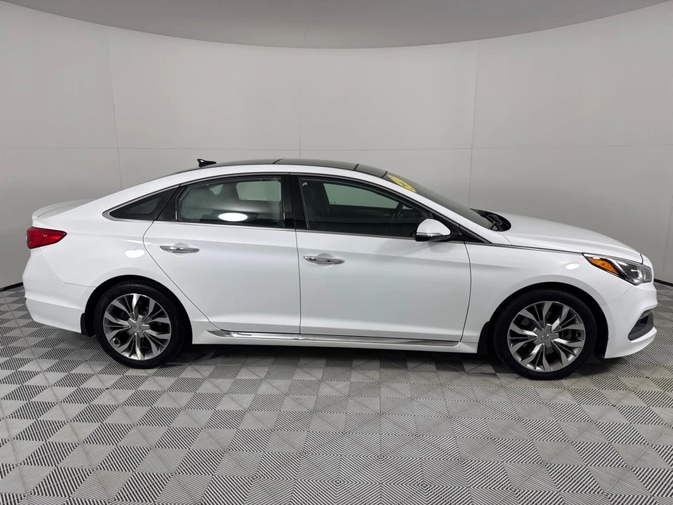 2017 Hyundai Sonata - Image 4 of 12