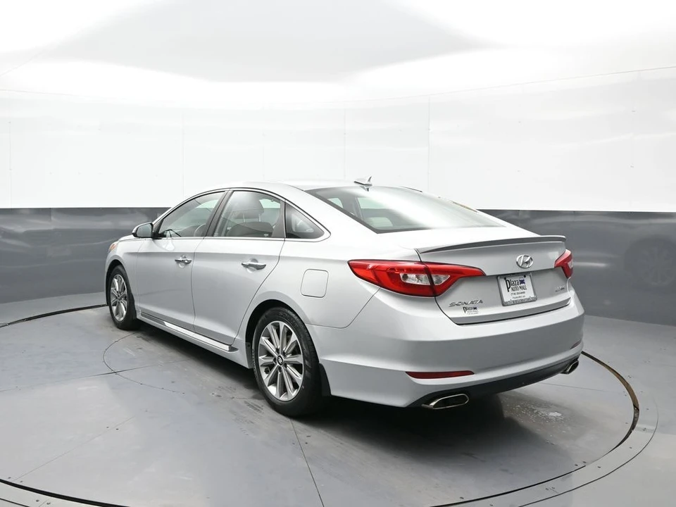 2017 Hyundai Sonata - Image 8 of 12