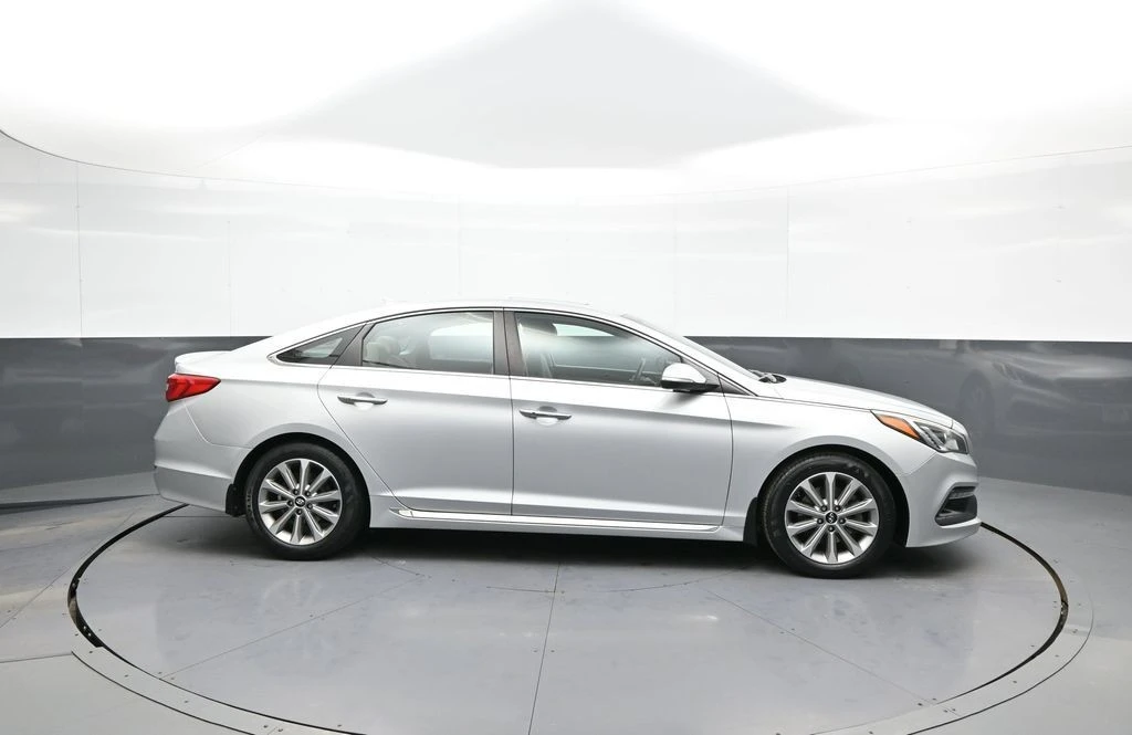 2017 Hyundai Sonata - Image 5 of 12