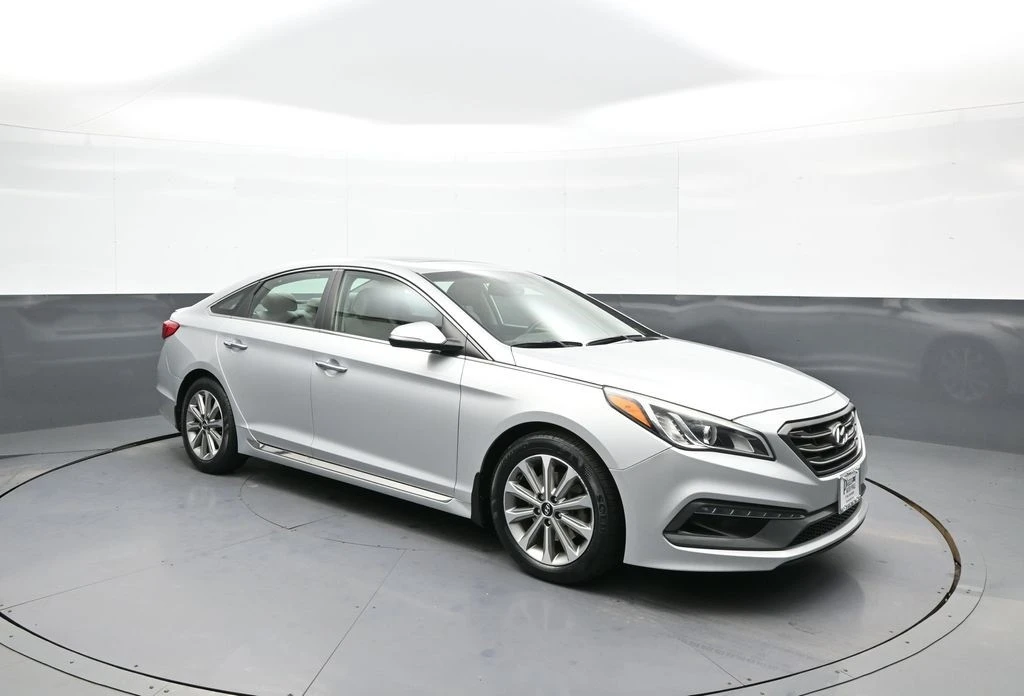 2017 Hyundai Sonata - Image 4 of 12