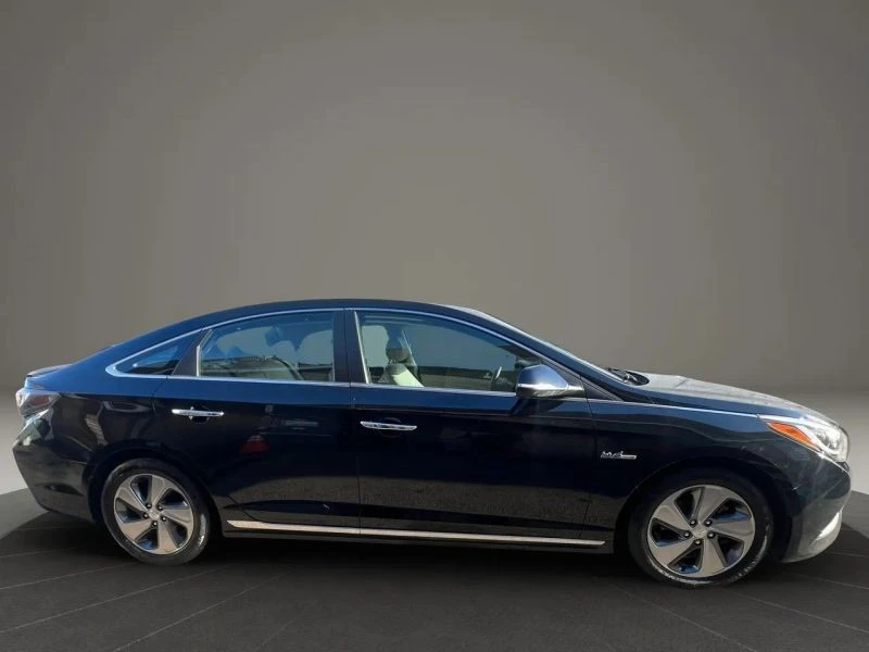 2017 Hyundai Sonata - Image 4 of 12