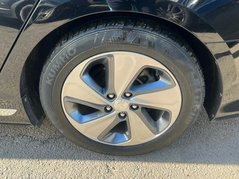 2017 Hyundai Sonata - Image 10 of 12