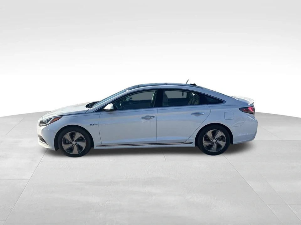 2017 Hyundai Sonata - Image 2 of 12