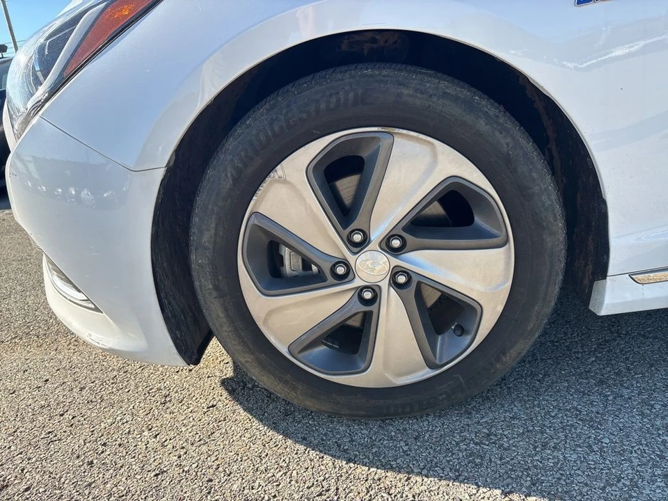 2017 Hyundai Sonata - Image 10 of 12
