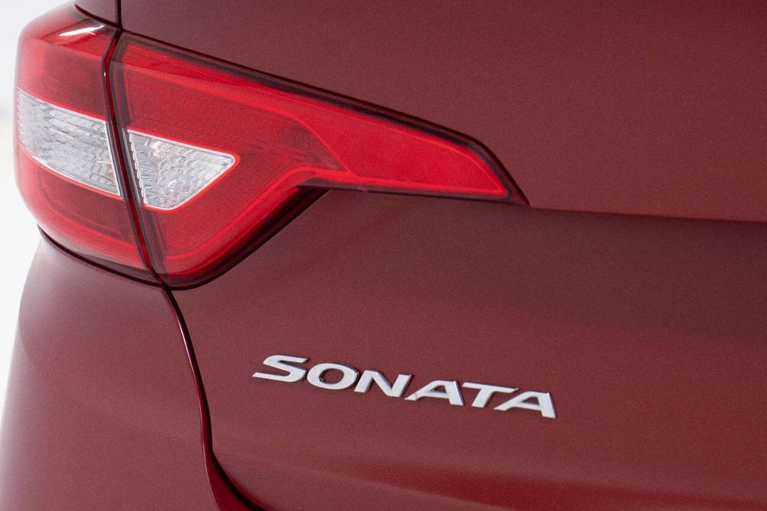 2017 Hyundai Sonata - Image 11 of 12