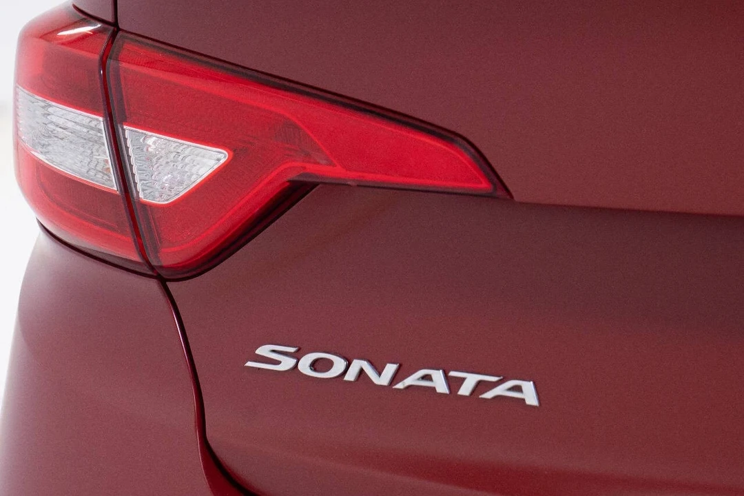 2017 Hyundai Sonata - Image 11 of 21
