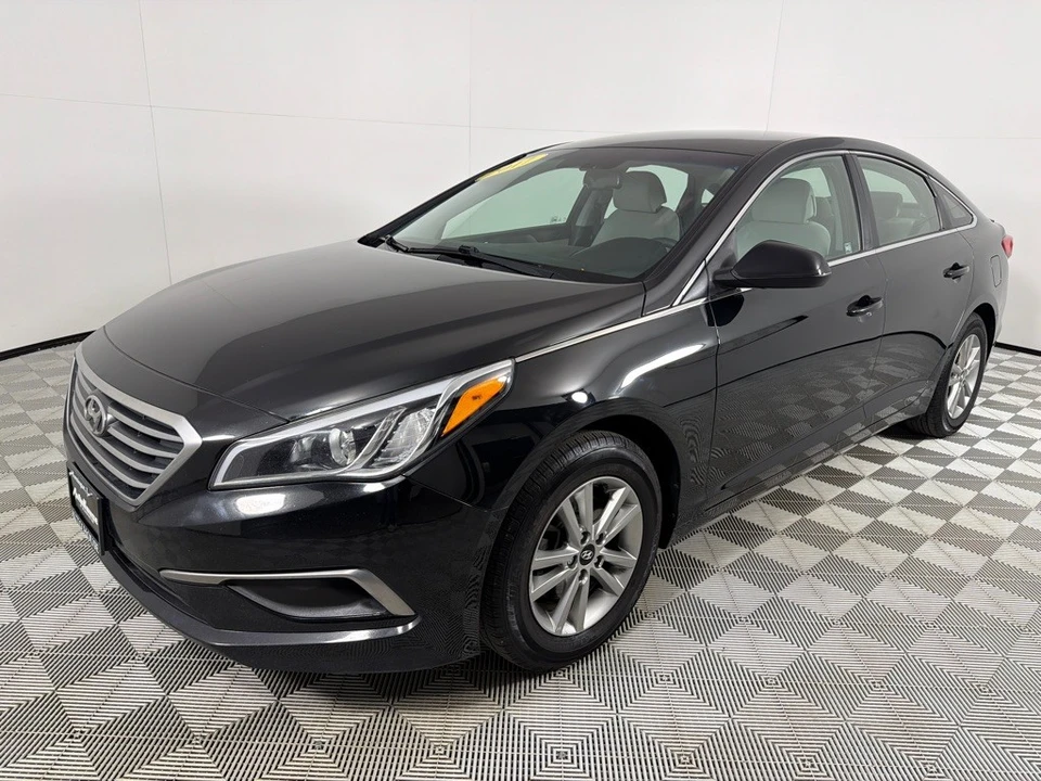 2017 Hyundai Sonata - Image 10 of 12