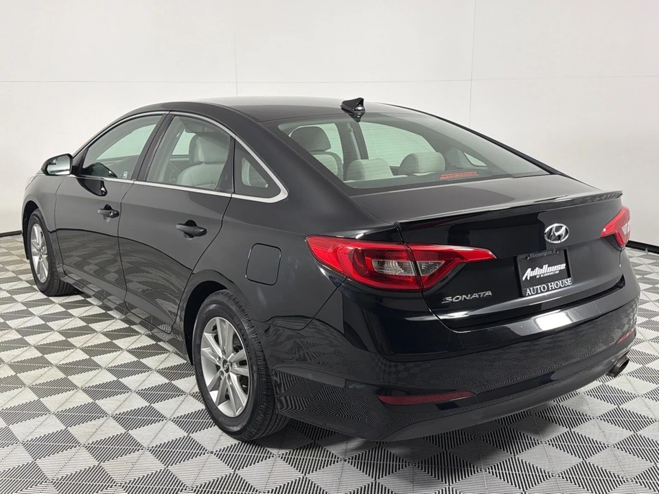 2017 Hyundai Sonata - Image 7 of 12