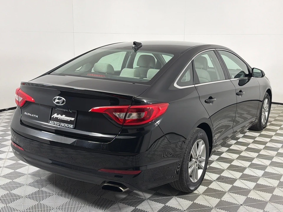 2017 Hyundai Sonata - Image 5 of 12